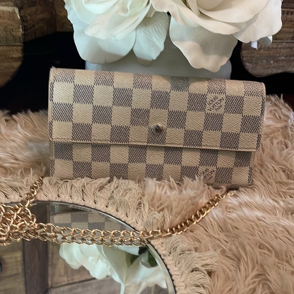Louis Vuitton Damier International Wallet - Picture 2 of 11